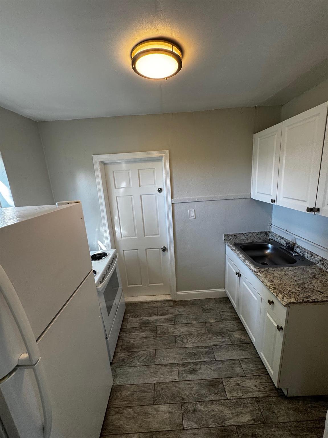 LA HACIENDA DELRAY - Residential Lease