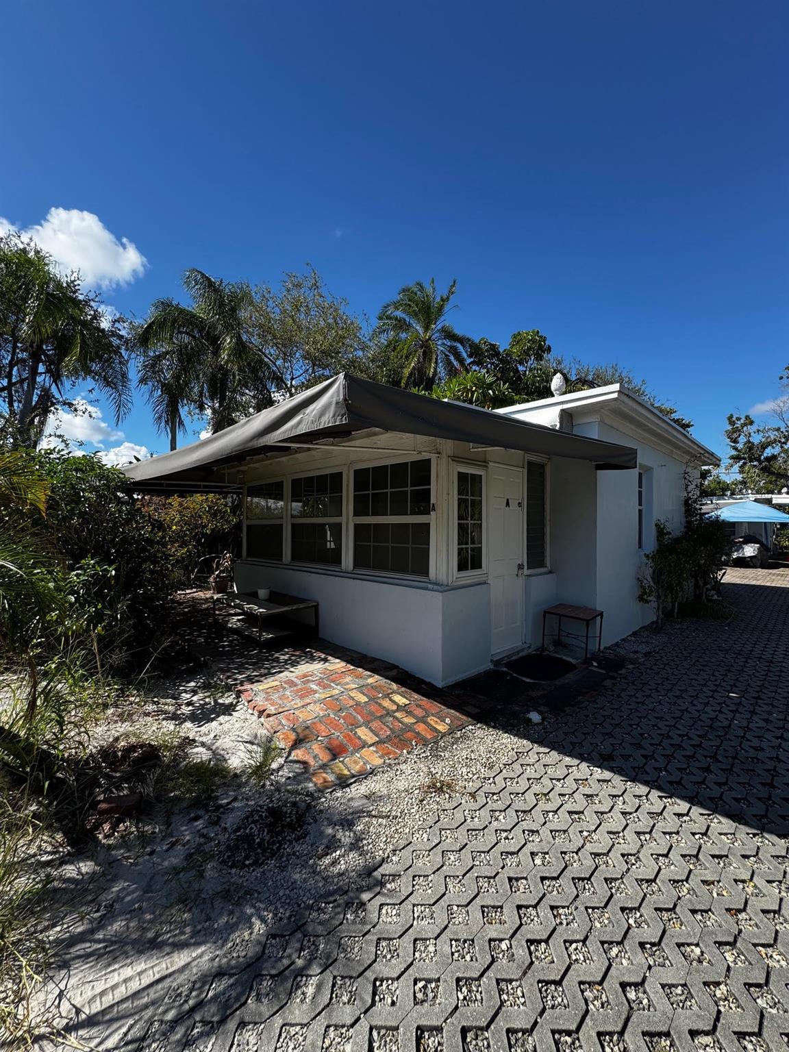 DON'T MISS THE OPPORTUNITY TO RENT THIS COZY UNIQUE COTTAGE STEPS FROM US1. RECENTLY REMODELED AND ALL TILED. LANDLORD CHARGES $100 PER MONTH FOR UTILITY FEE.