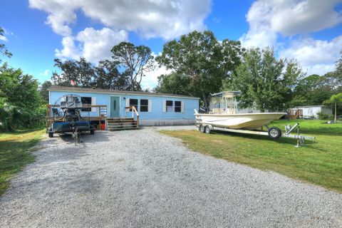 A home in Fellsmere