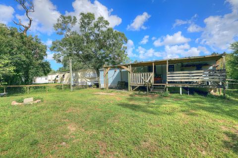 A home in Fellsmere