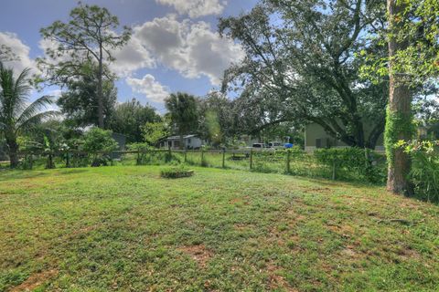 A home in Fellsmere