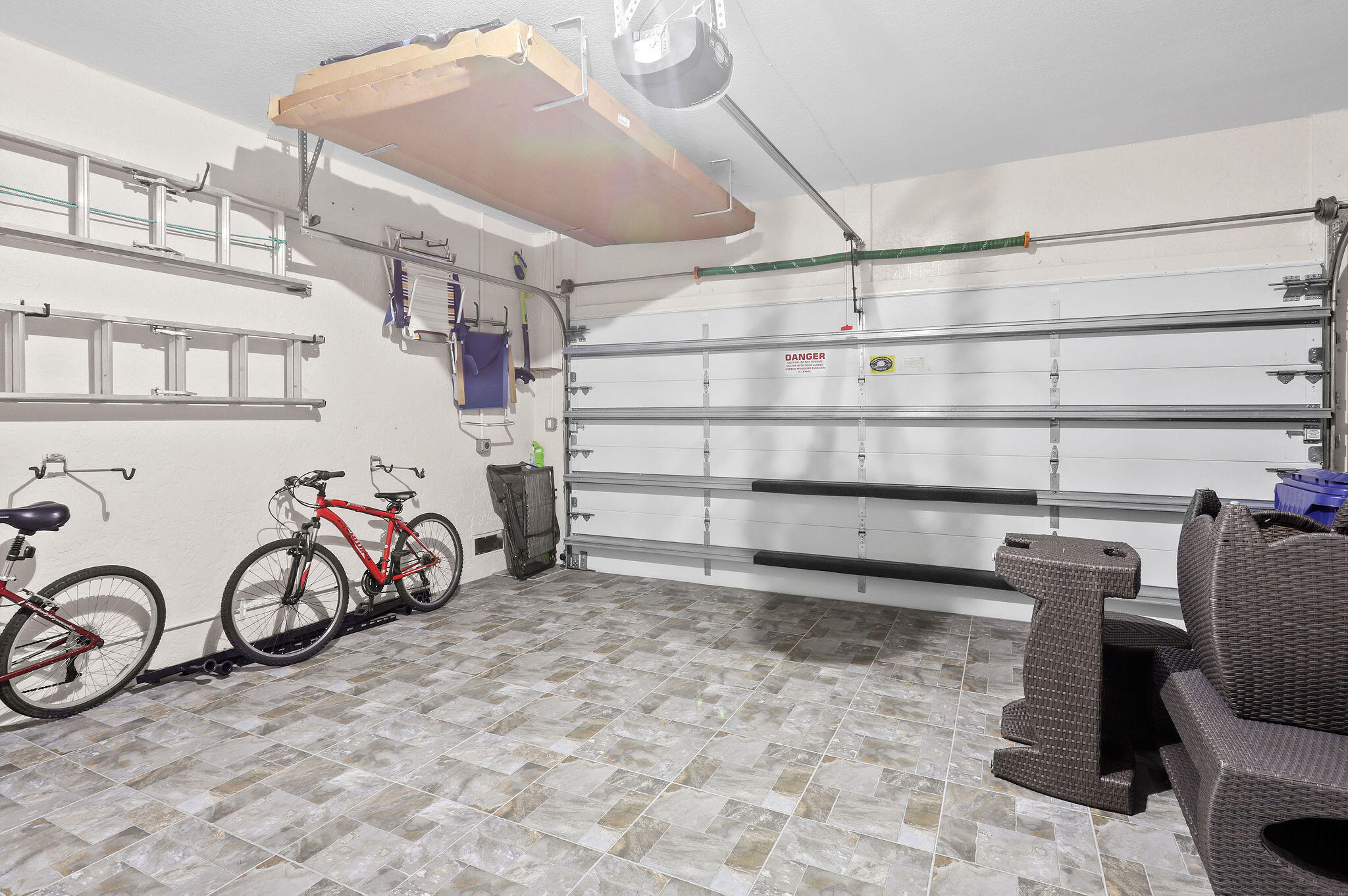 SEA COLONY 1 - Residential Lease