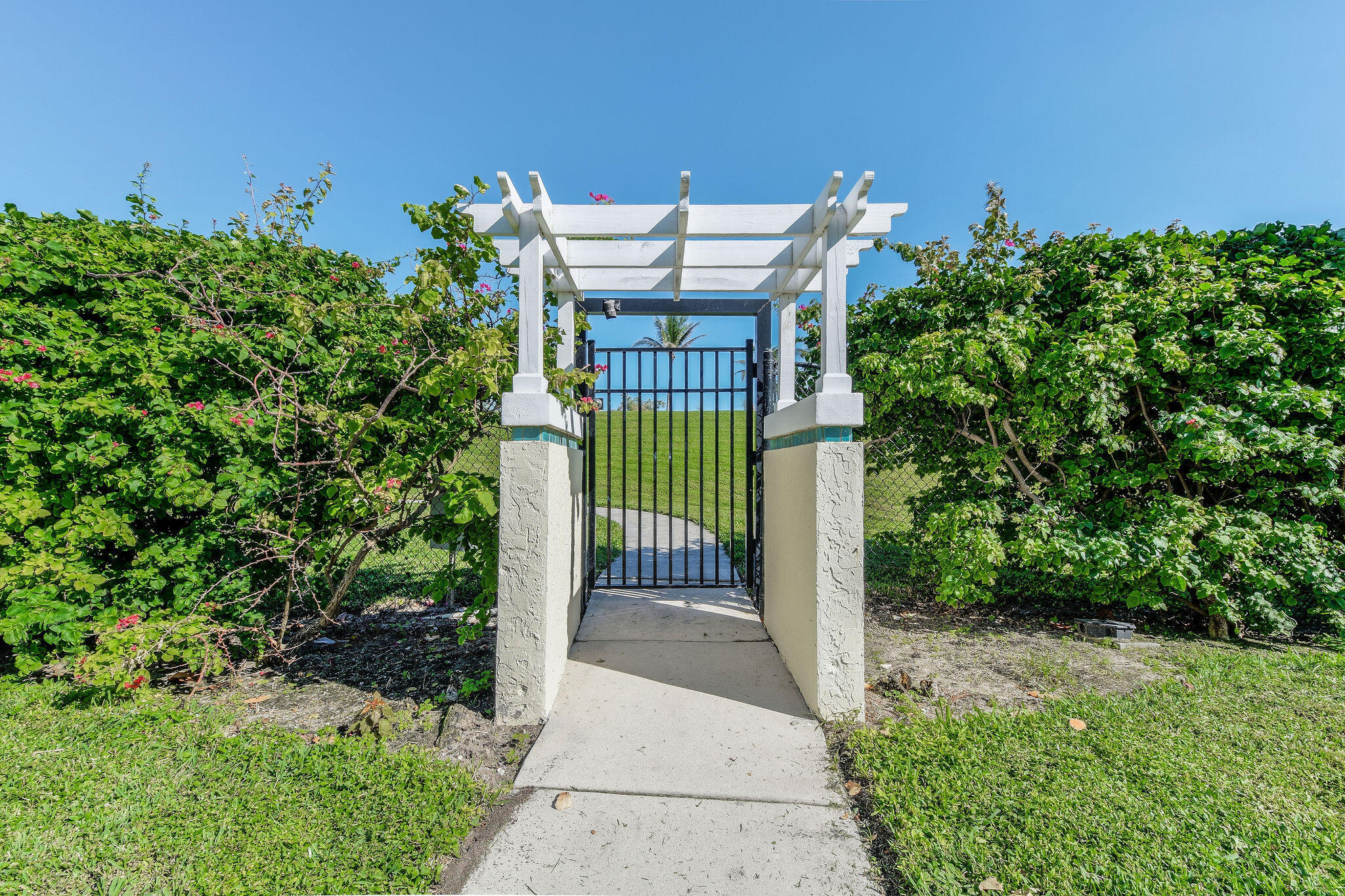 SEA COLONY 1 - Residential Lease