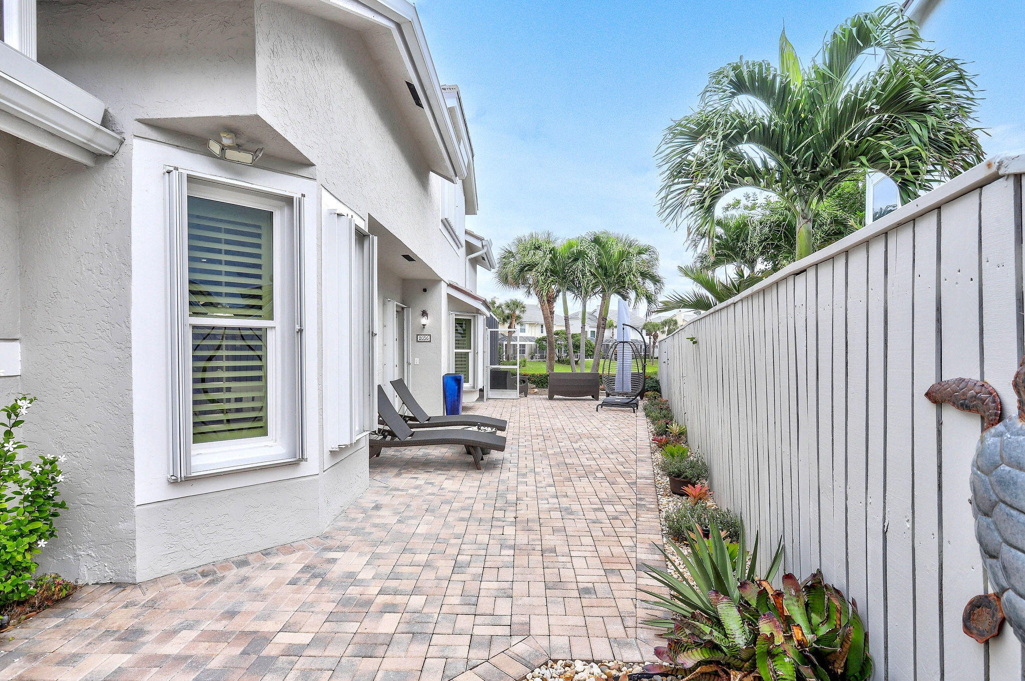 SEA COLONY 1 - Residential Lease