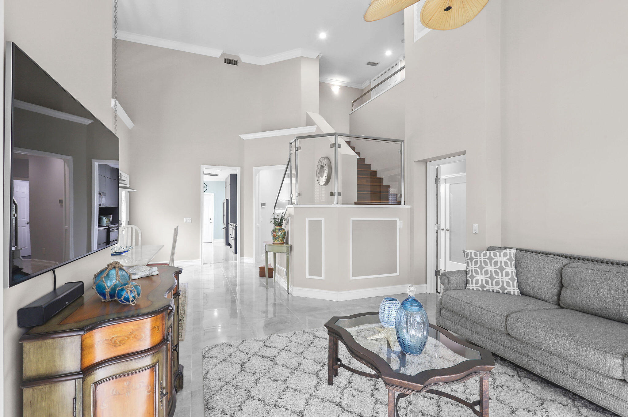 SEA COLONY 1 - Residential Lease