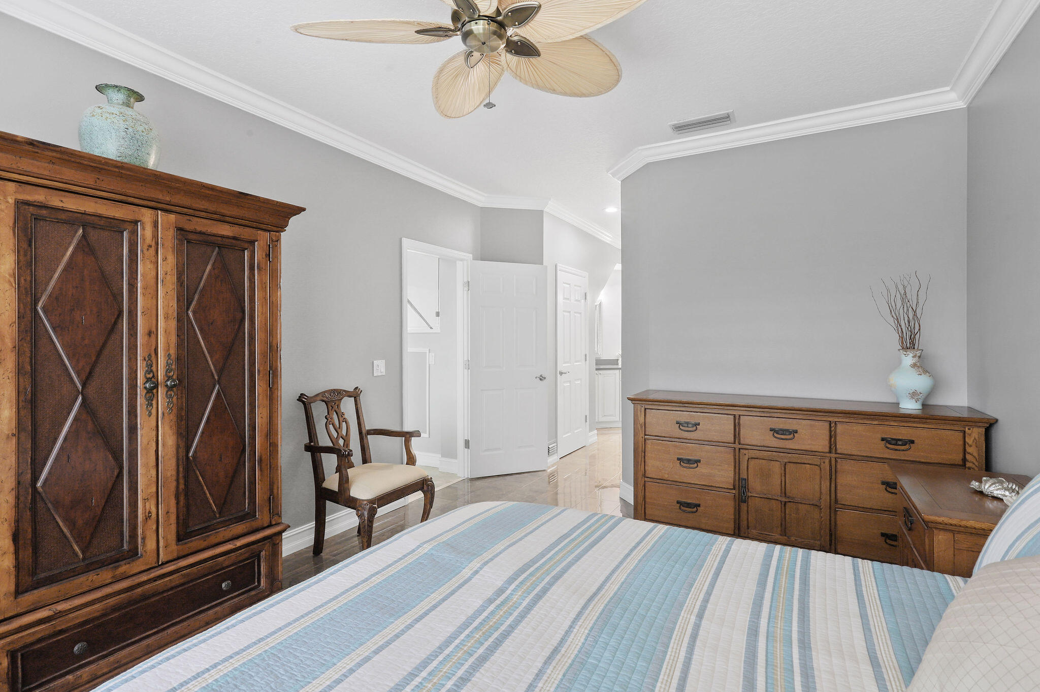 SEA COLONY 1 - Residential Lease