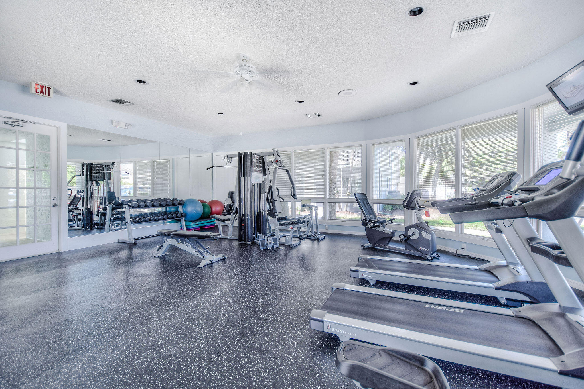 SEA COLONY 1 - Residential Lease