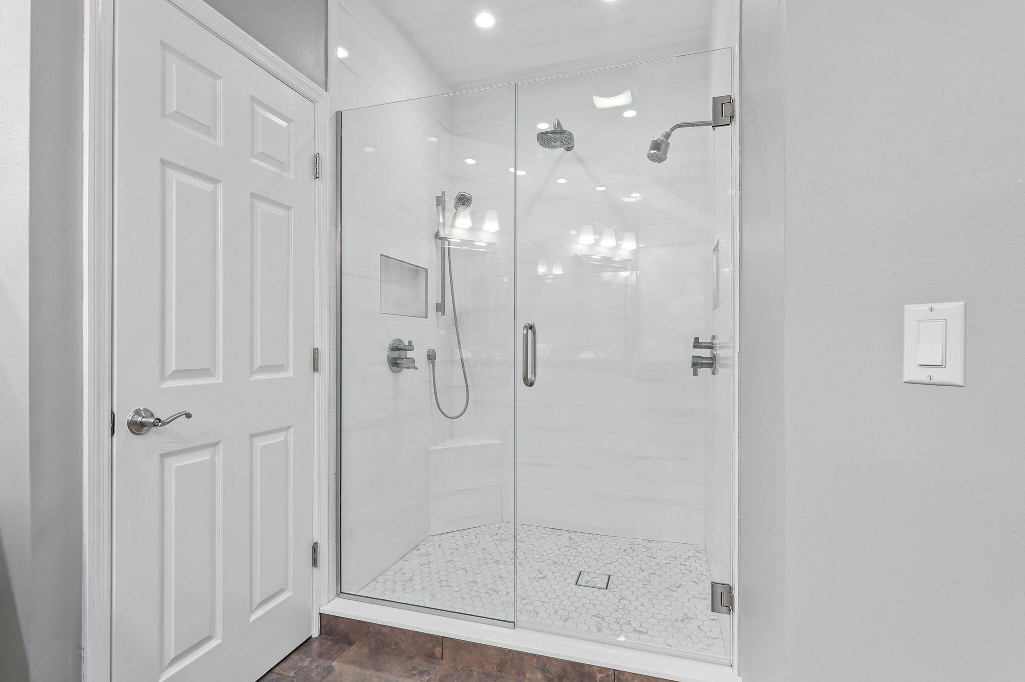 SEA COLONY 1 - Residential Lease