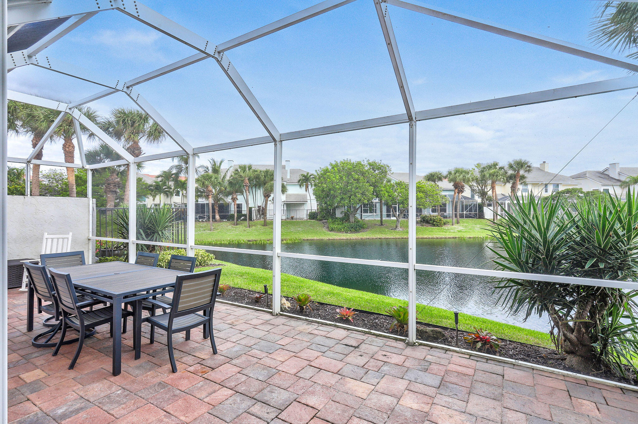 SEA COLONY 1 - Residential Lease