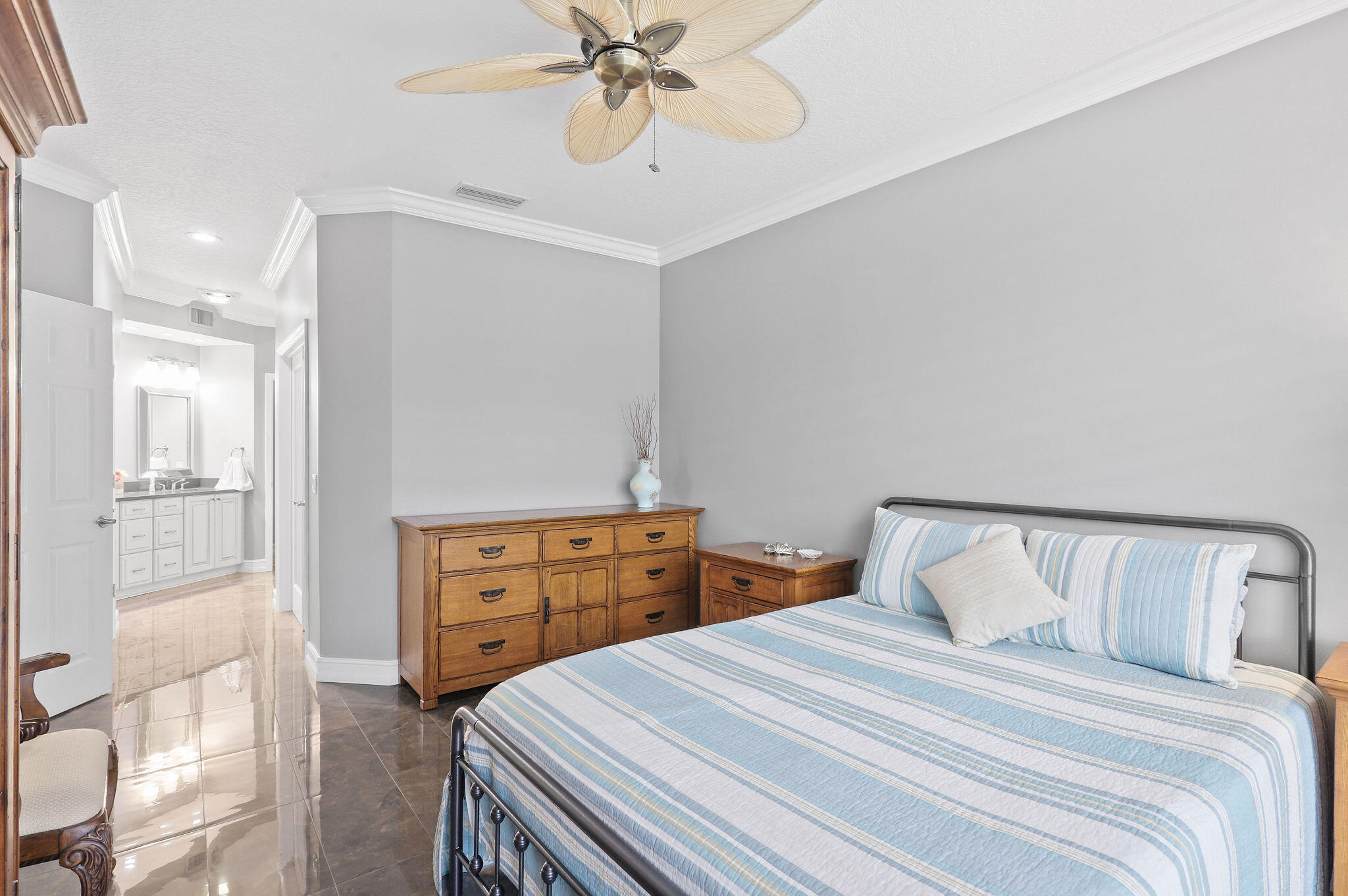 SEA COLONY 1 - Residential Lease