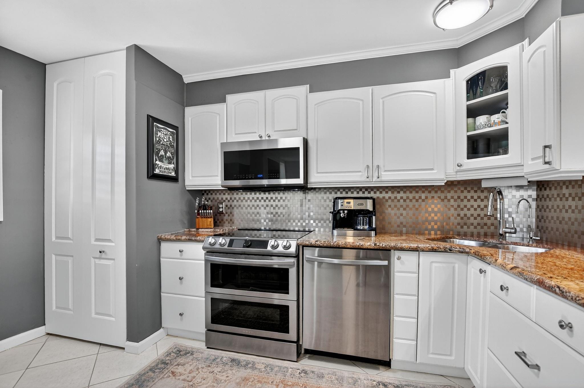 Hillsboro Cove - Residential