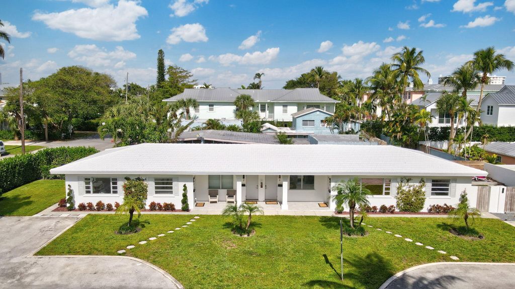 Photo of 711 SE 2nd St #3, Delray Beach, FL 33483 (MLS # R11060986)