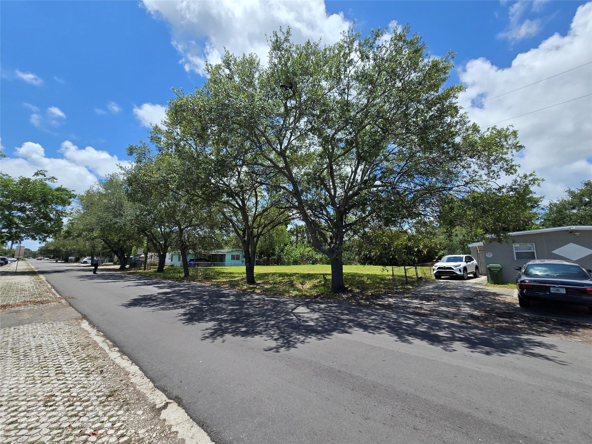 833 NW 12th Ave