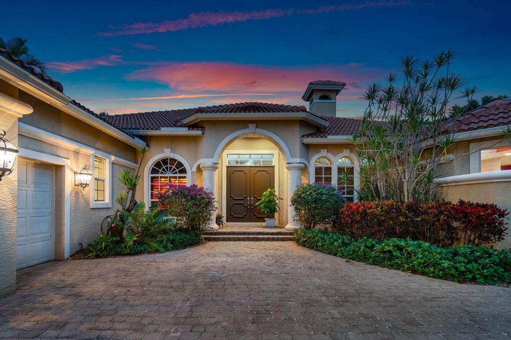 Photo of 102 Pembroke Drive, Palm Beach Gardens, FL 33418 (MLS # R10975740)