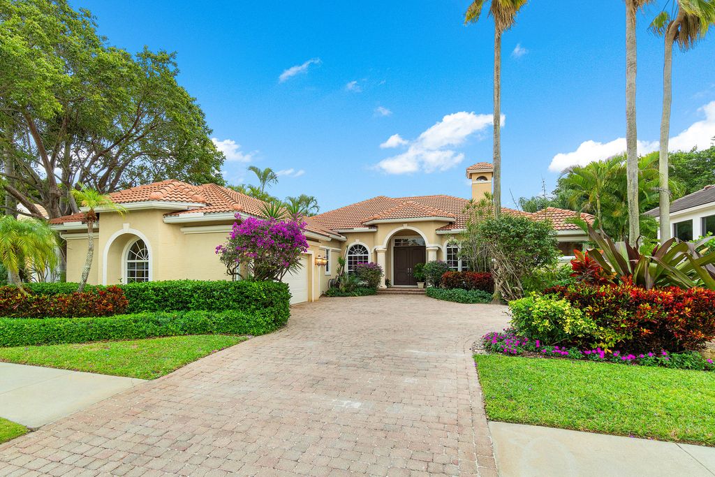 Photo of 102 Pembroke Drive, Palm Beach Gardens, FL 33418 (MLS # R10975740)