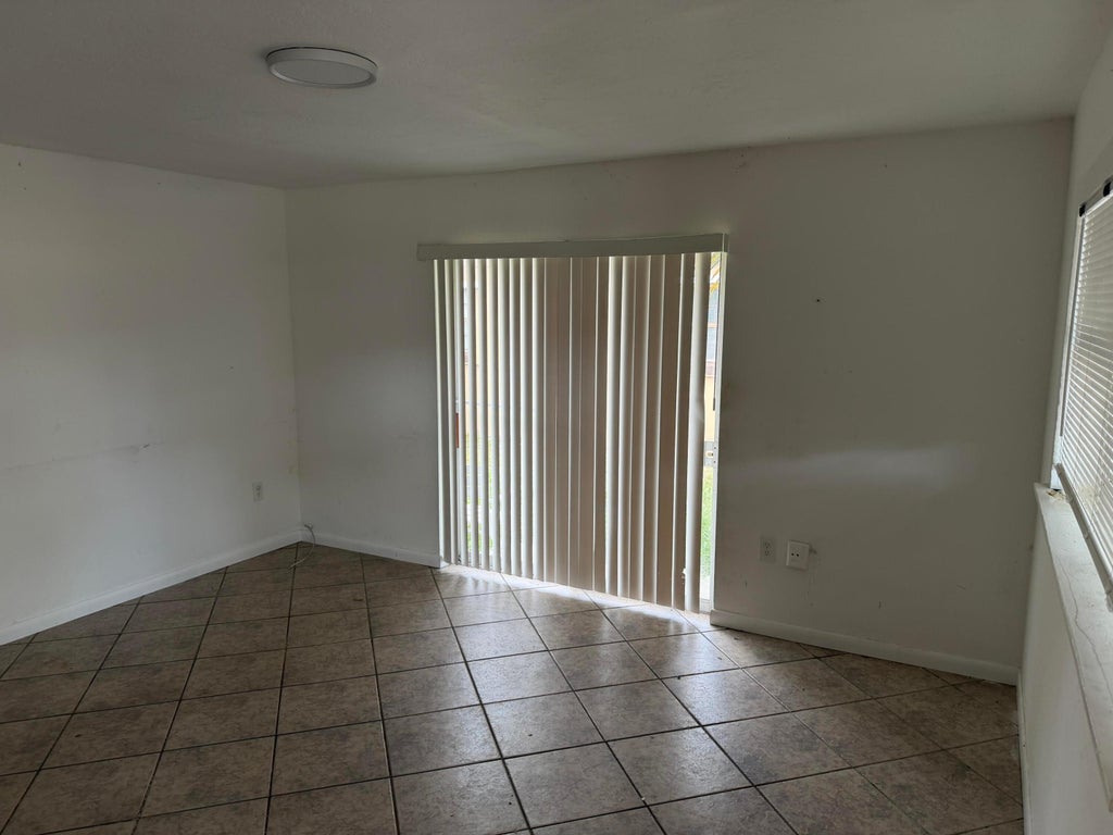 Photo of 115 Maple Avenue, Fort Pierce, FL 34982 (MLS # B26033895)