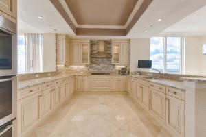 OCEANS EDGE - Residential