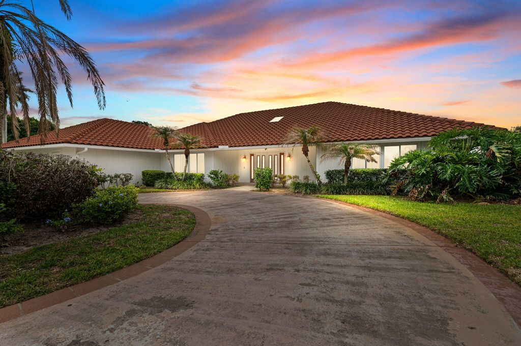 Photo of 4534 SW Bermuda Way, Palm City, FL 34990 (MLS # B26019808)
