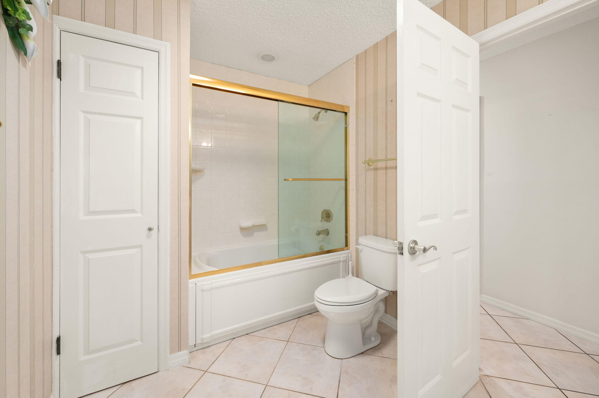 MID-RIVERS YACHT AND COUNTRY CLUB (AKA EVERGREEN C - Residential