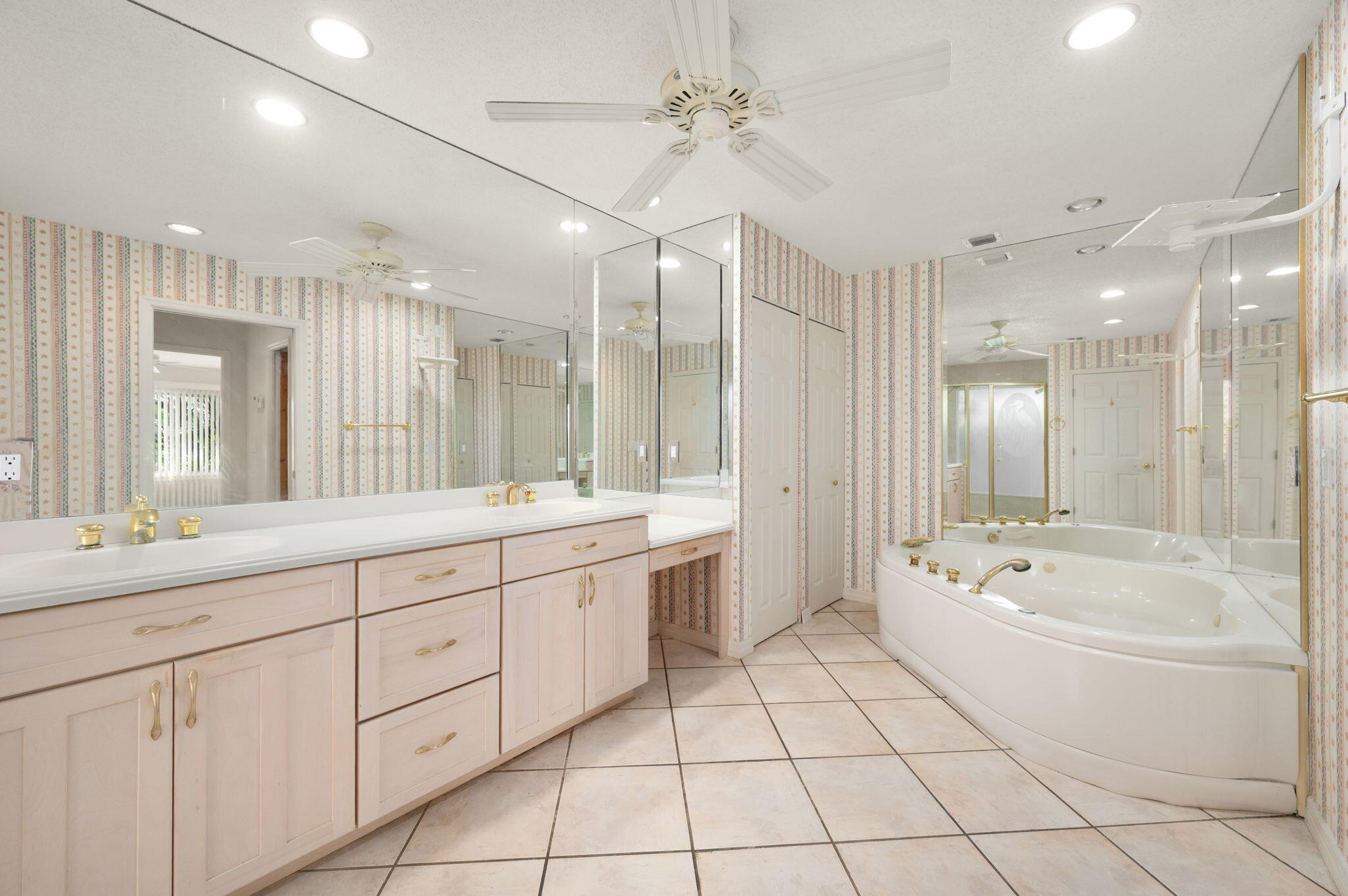 MID-RIVERS YACHT AND COUNTRY CLUB (AKA EVERGREEN C - Residential