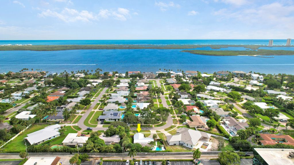 Photo of 731 Cruiser Road S, North Palm Beach, FL 33408 (MLS # B26047677)