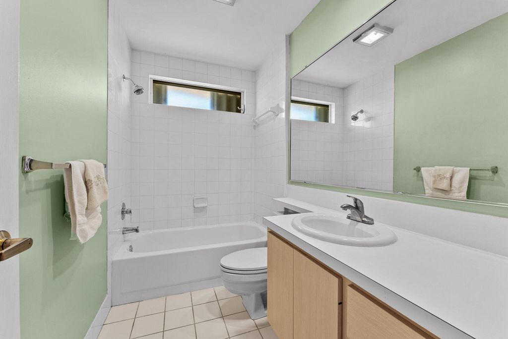 Photo of 3203 Lakemont Court Ct, Palm Beach Gardens, FL 33403 (MLS # R10774487)