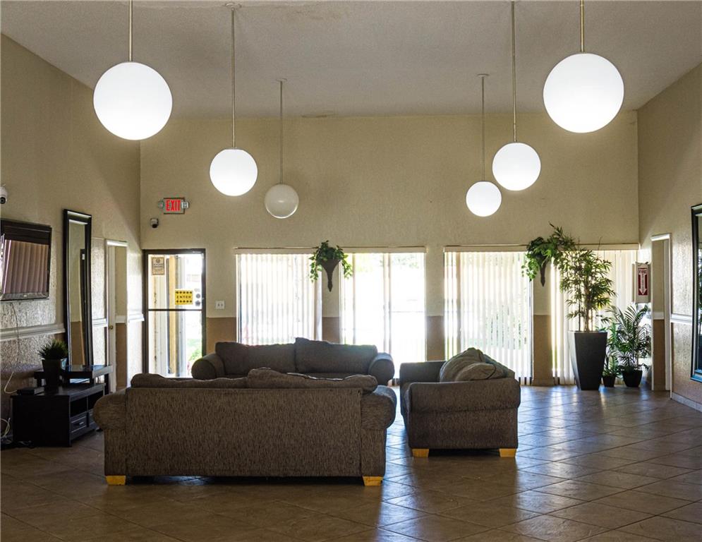 Pompano Lakes - Residential