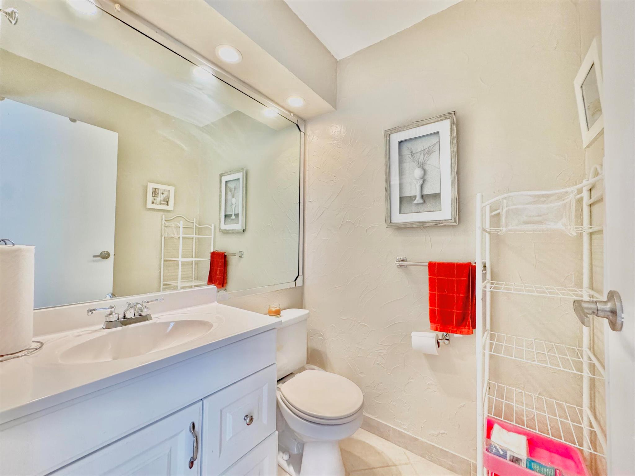 KINGS POINT BRITTANY COND - Residential