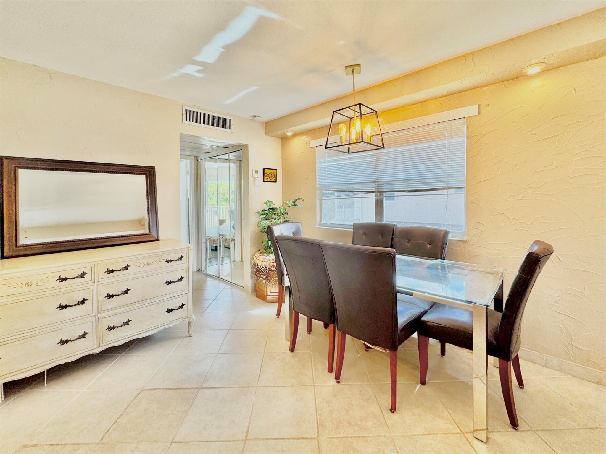 KINGS POINT BRITTANY COND - Residential