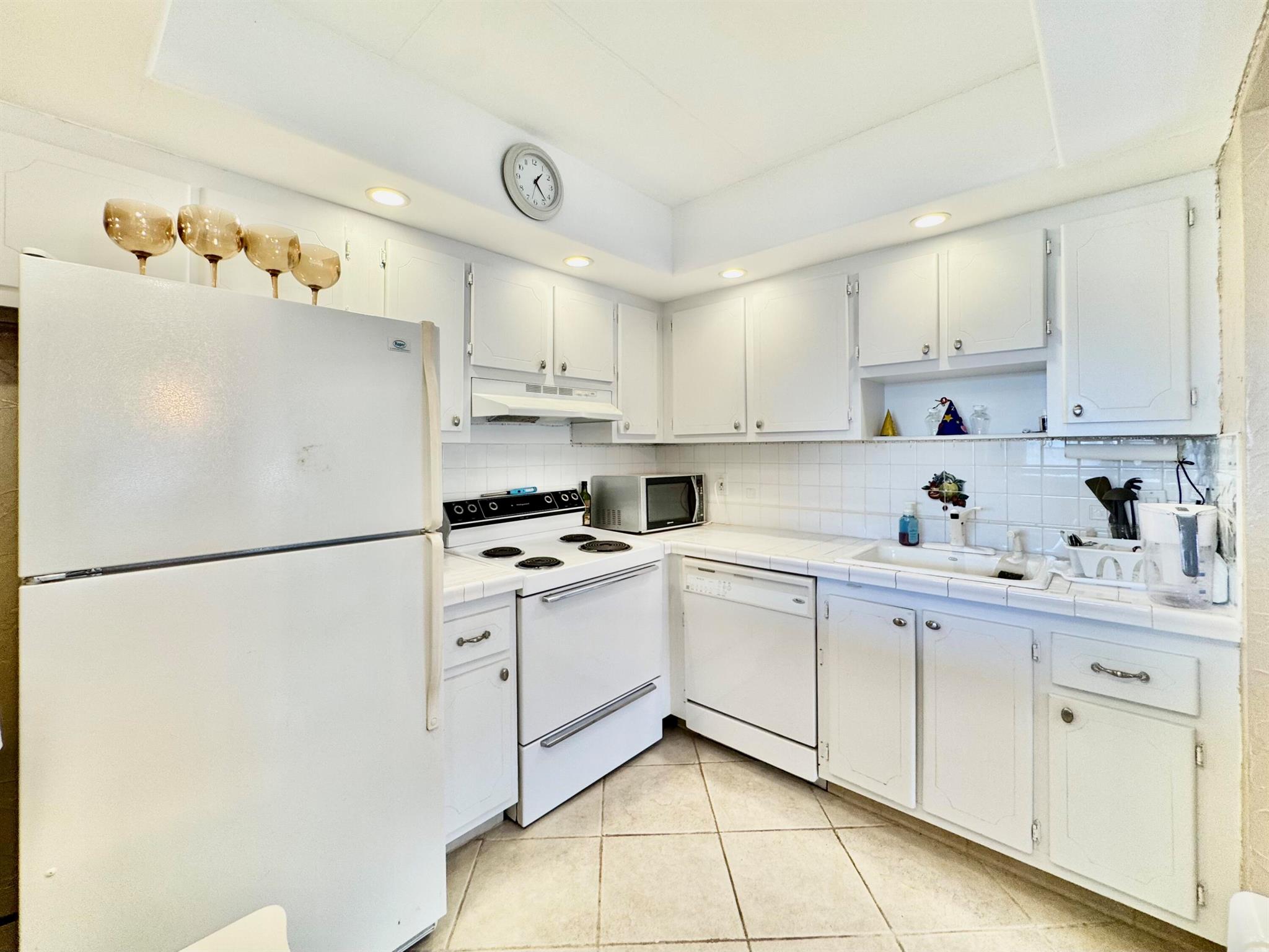 KINGS POINT BRITTANY COND - Residential