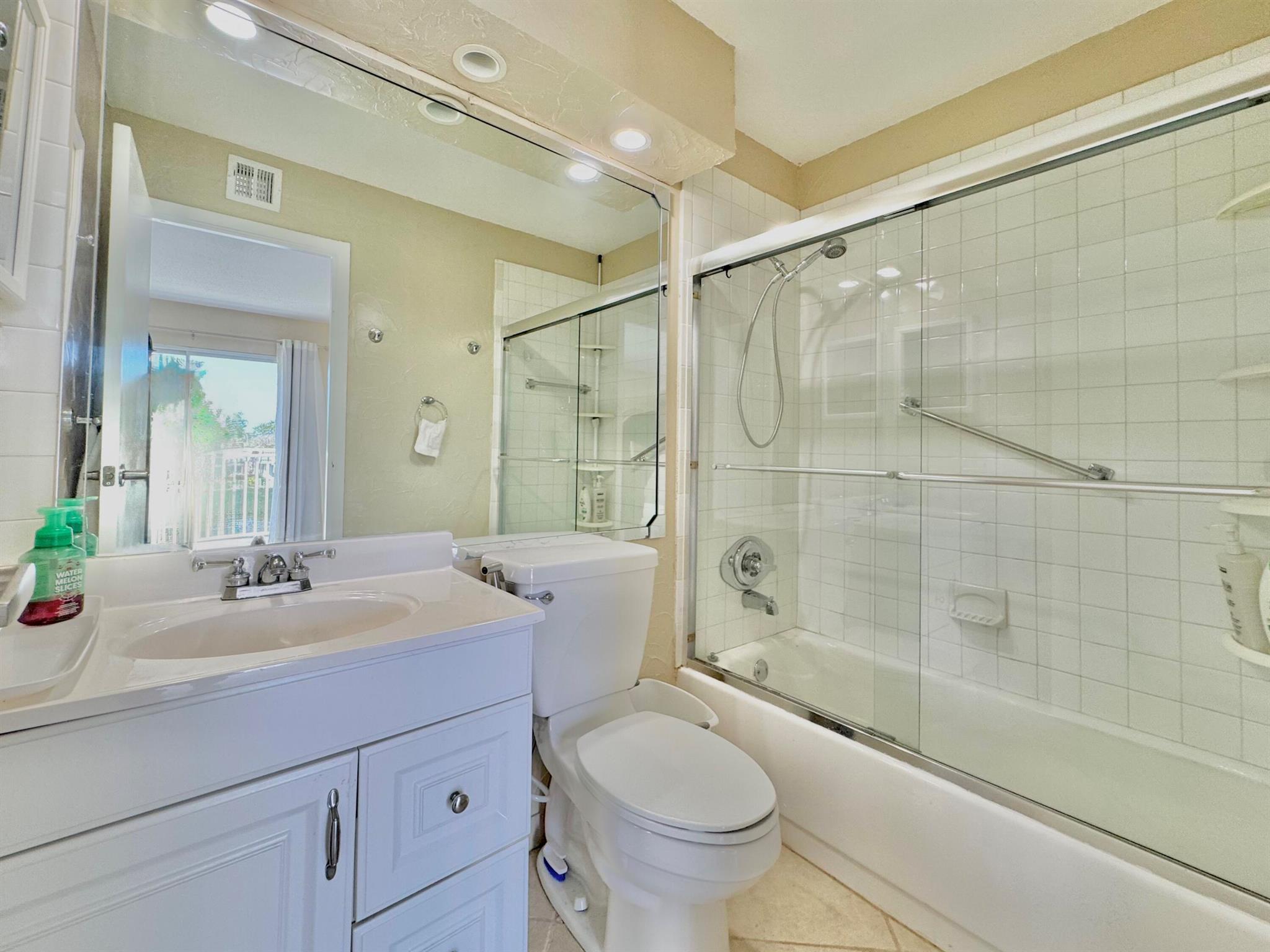 KINGS POINT BRITTANY COND - Residential