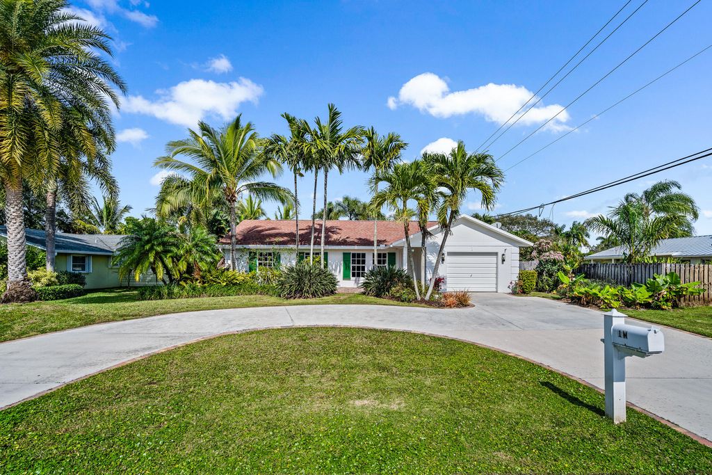 Photo of 1 Beverly Road W, Jupiter, FL 33469 (MLS # R10773546)