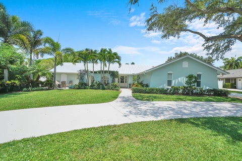 Photo of 6176 EAGLES NEST Drive, Jupiter, FL 33458 (MLS # B26069940)