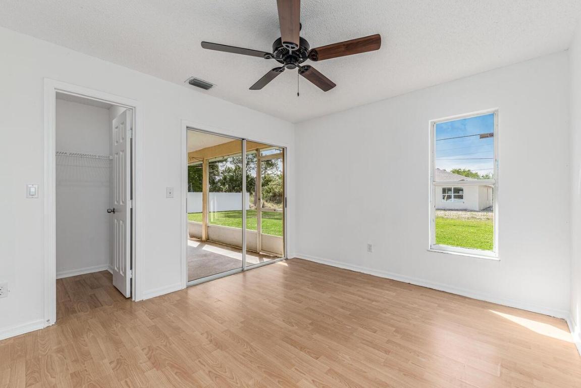 PORT ST LUCIE SECTION 33 - Residential