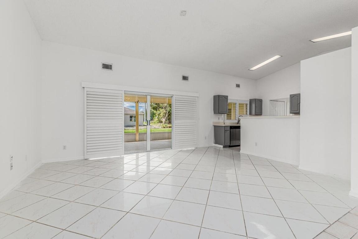 PORT ST LUCIE SECTION 33 - Residential