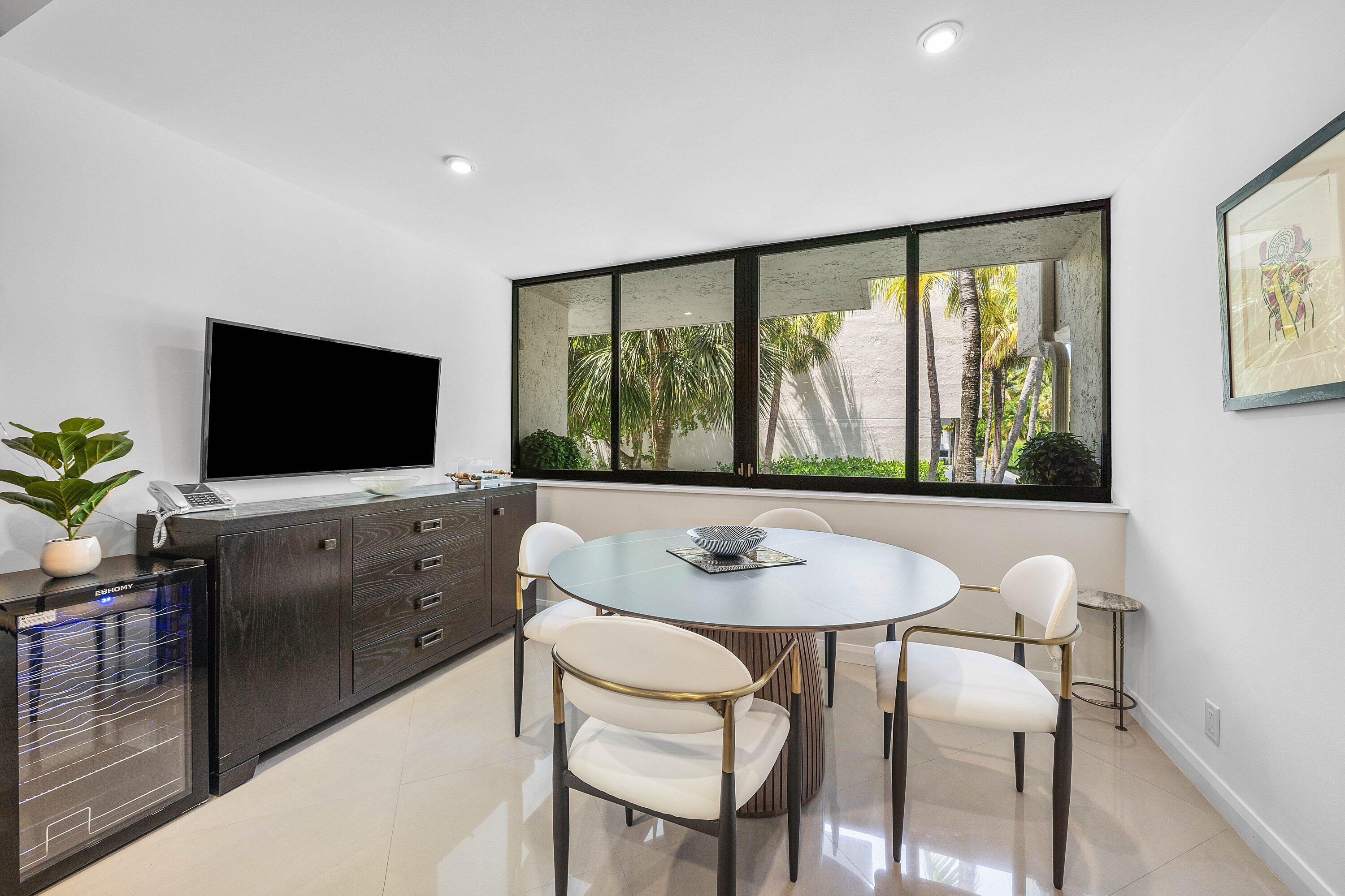 TRES VIDAS OF PALM BEACH - Residential Lease