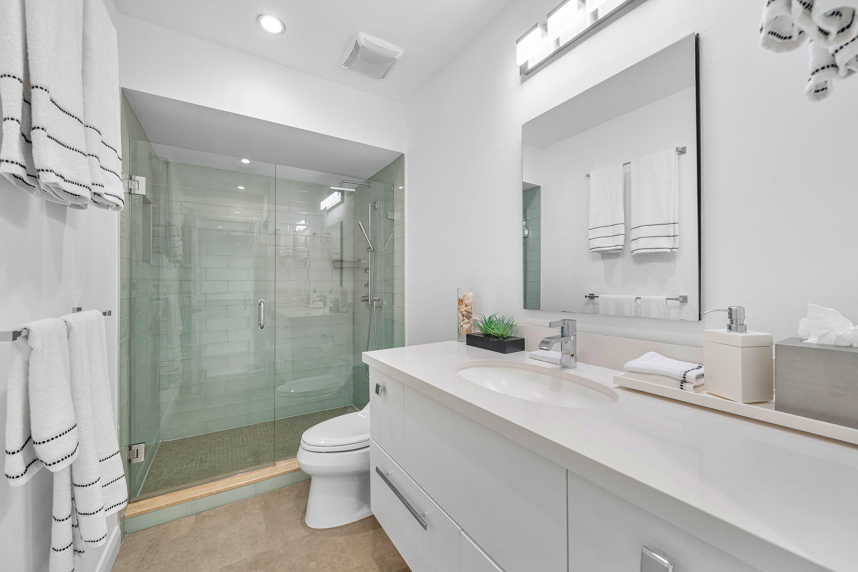 TRES VIDAS OF PALM BEACH - Residential Lease