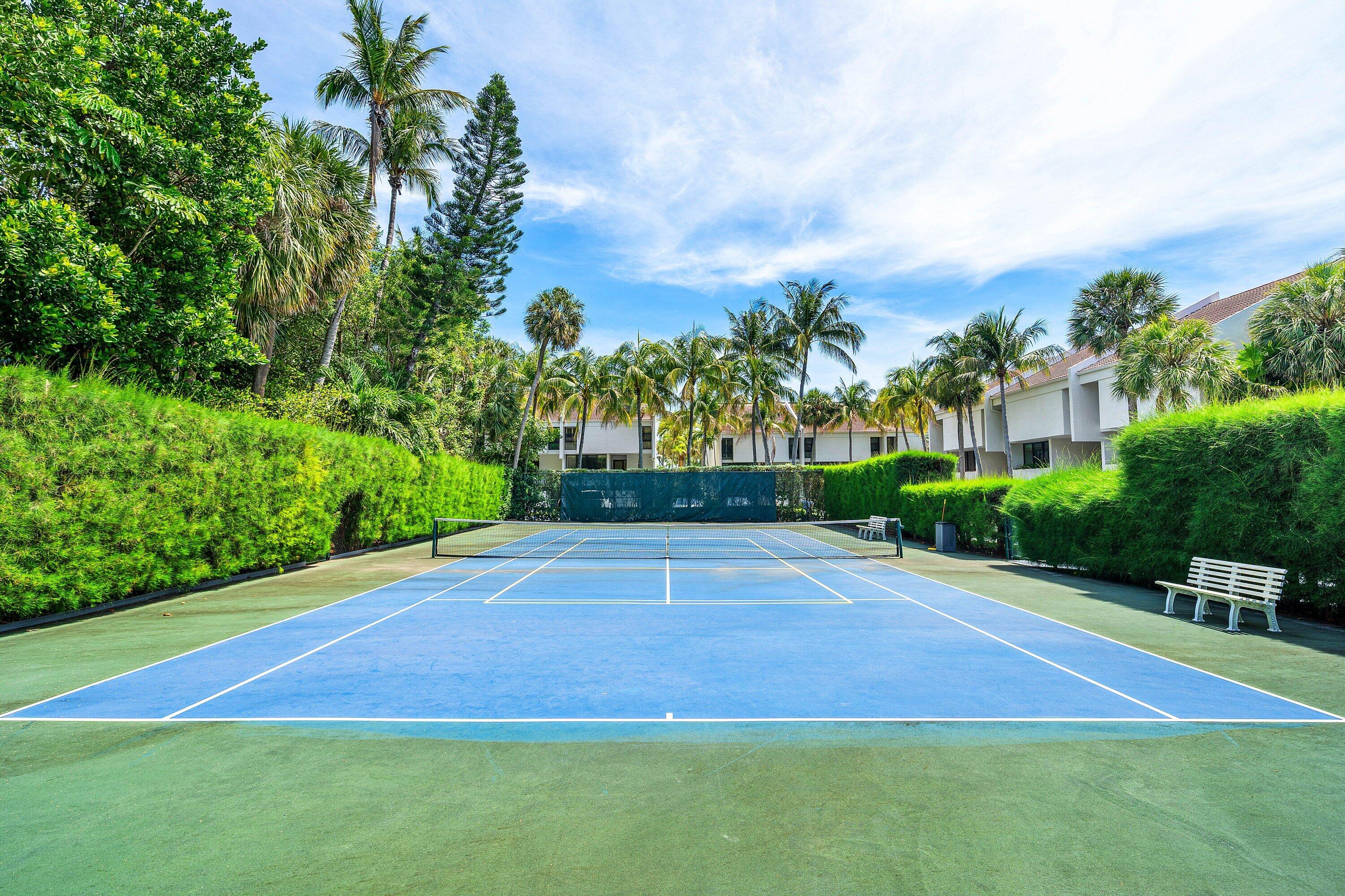 TRES VIDAS OF PALM BEACH - Residential Lease