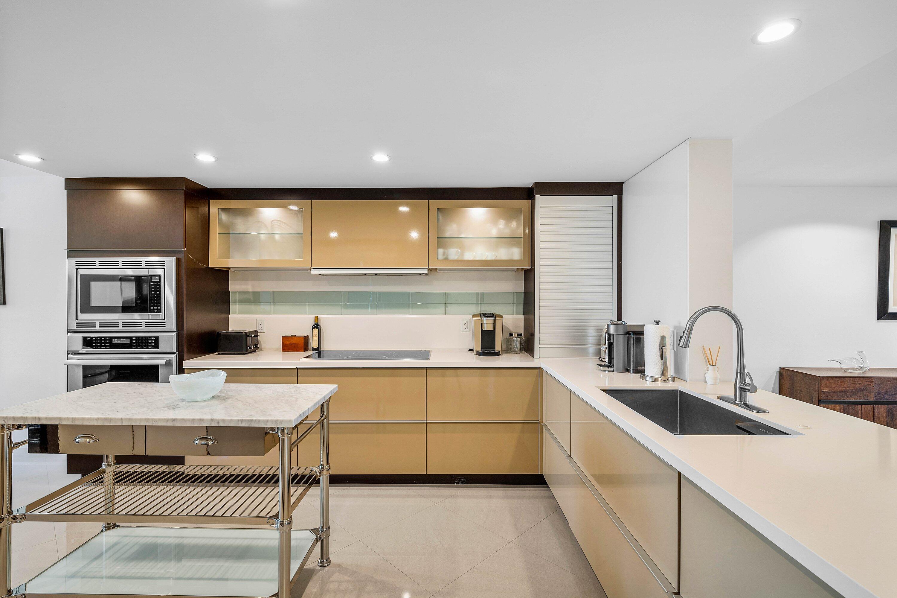 TRES VIDAS OF PALM BEACH - Residential Lease