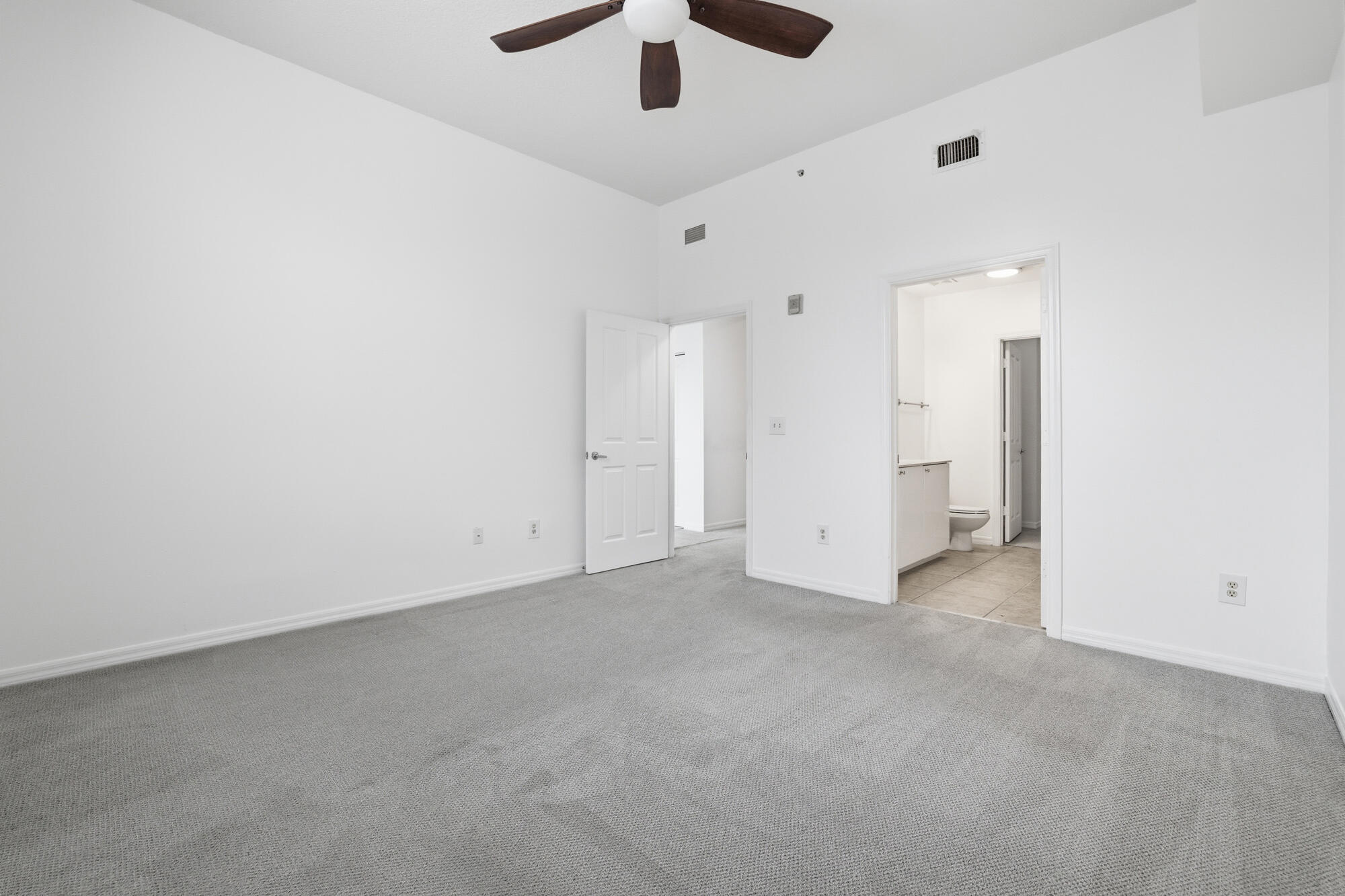 PRADO CONDO - Residential