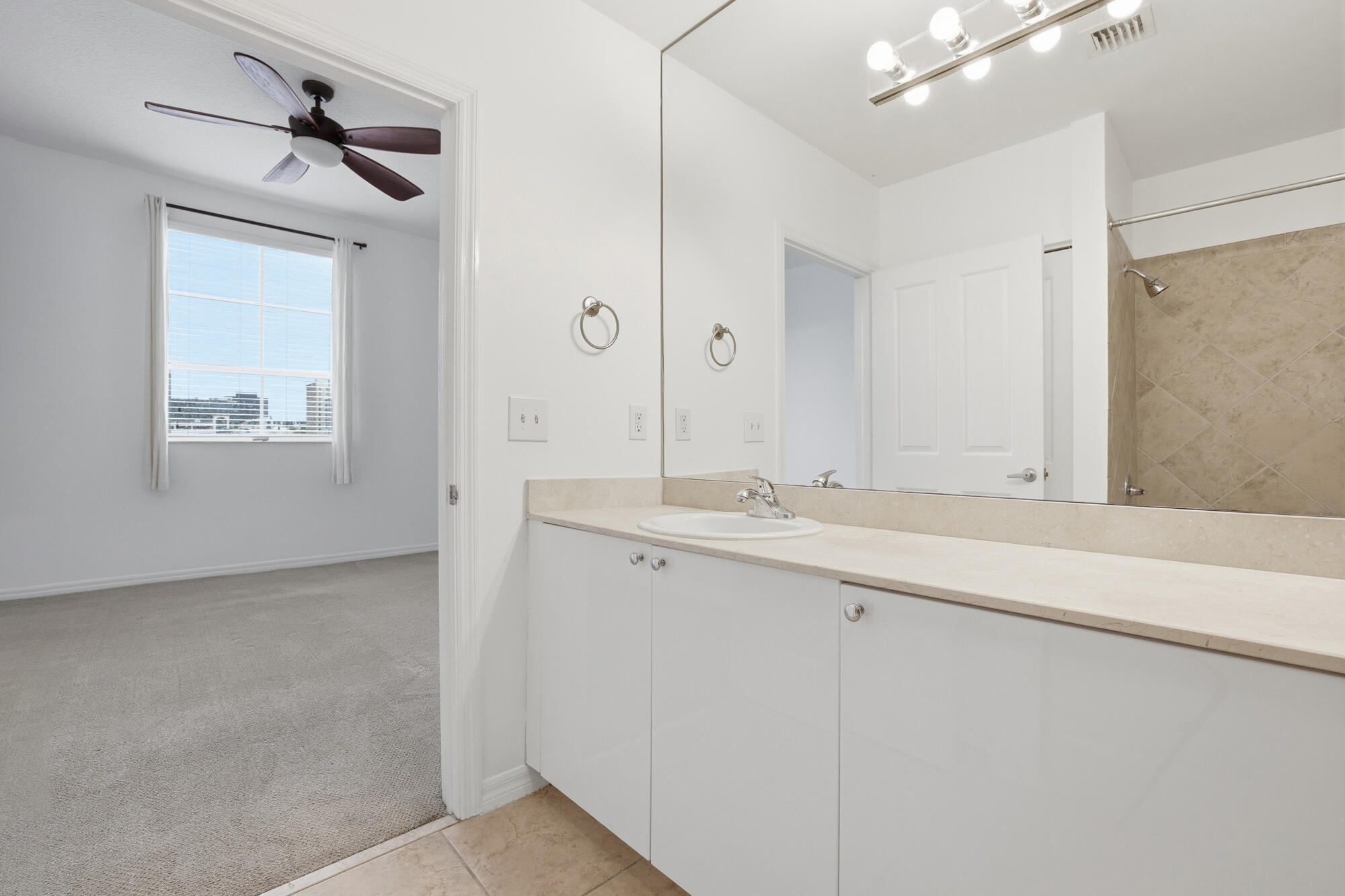 PRADO CONDO - Residential