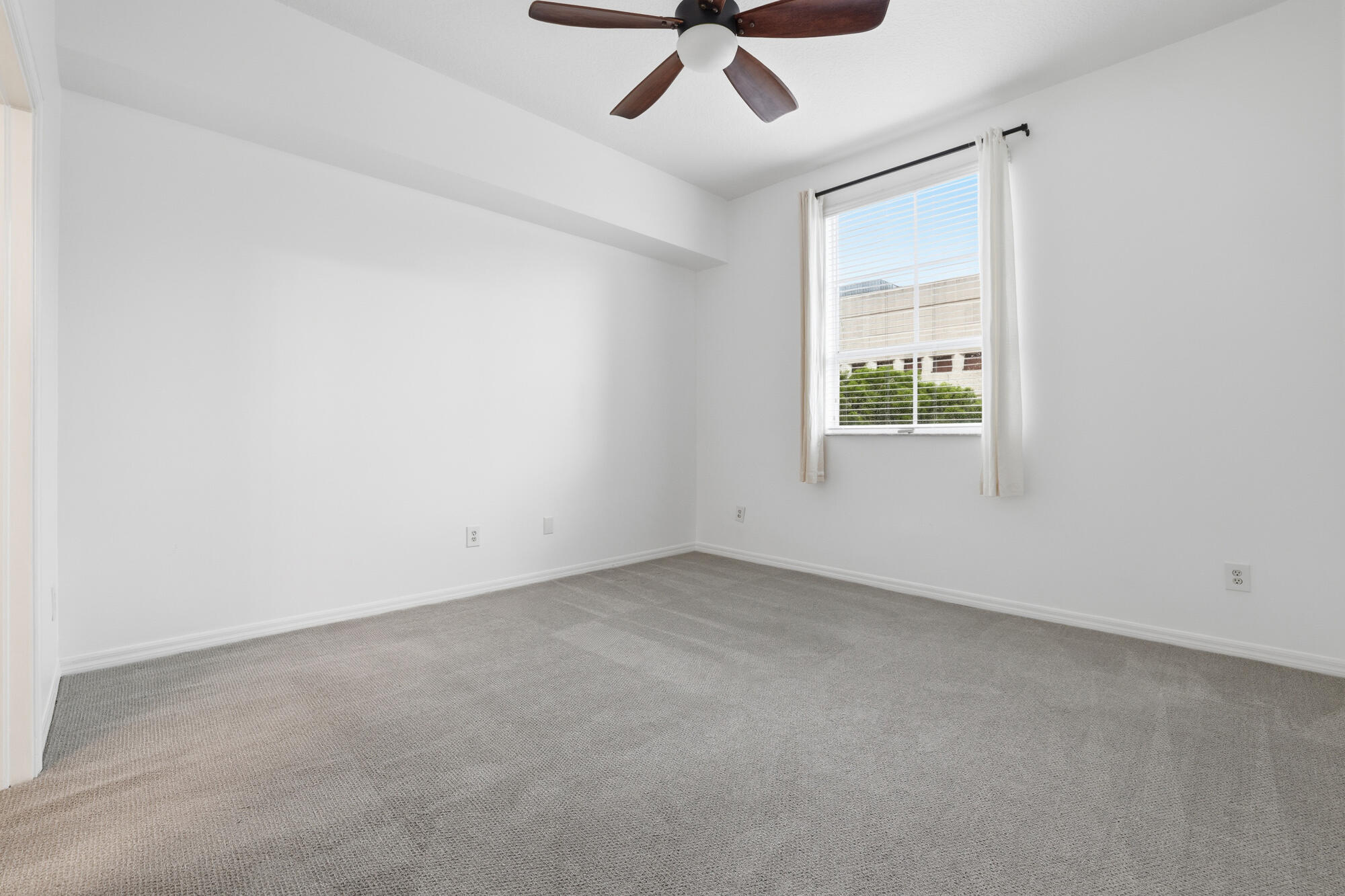 PRADO CONDO - Residential