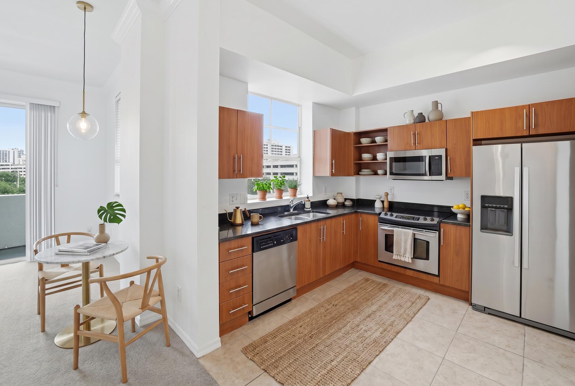PRADO CONDO - Residential