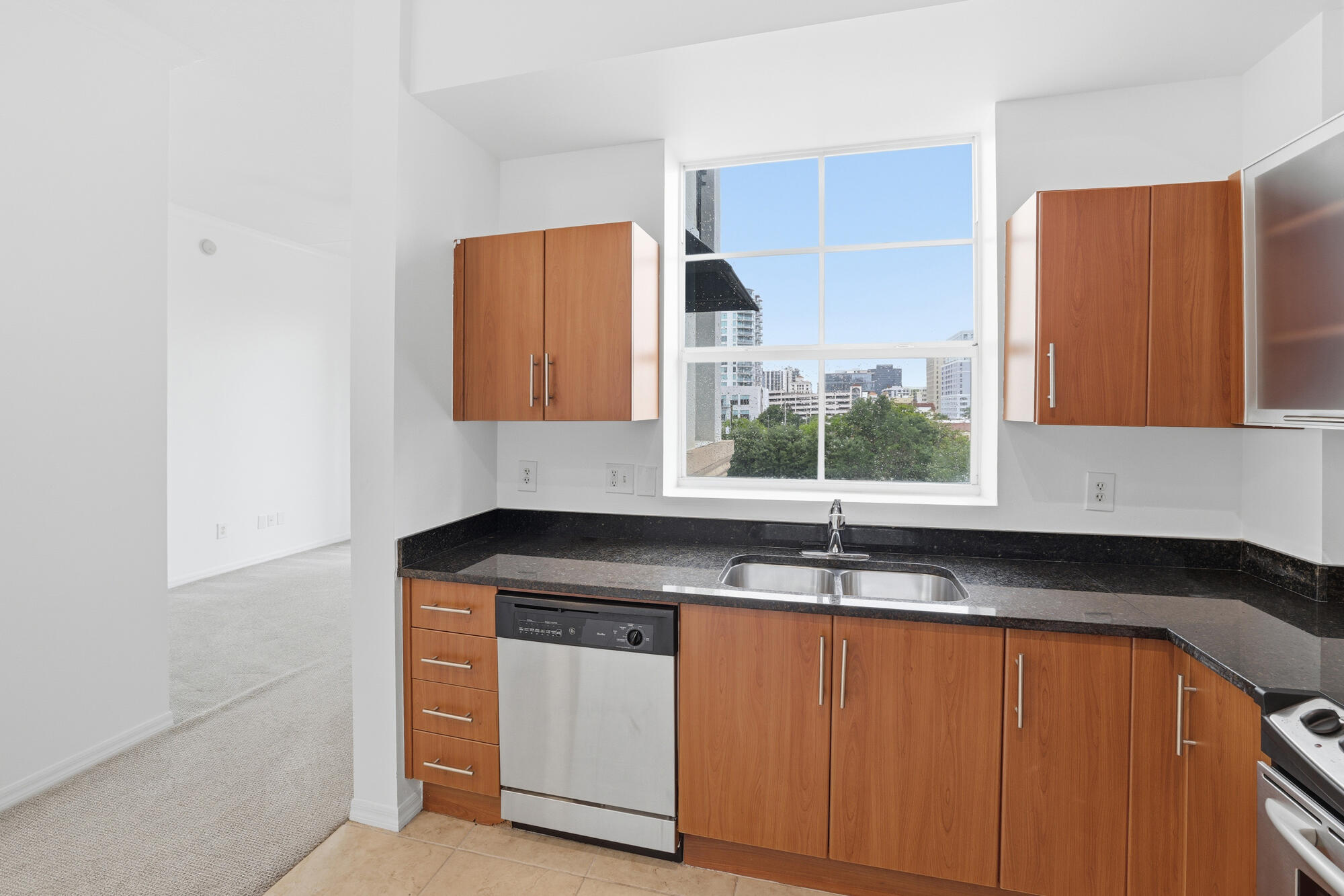 PRADO CONDO - Residential