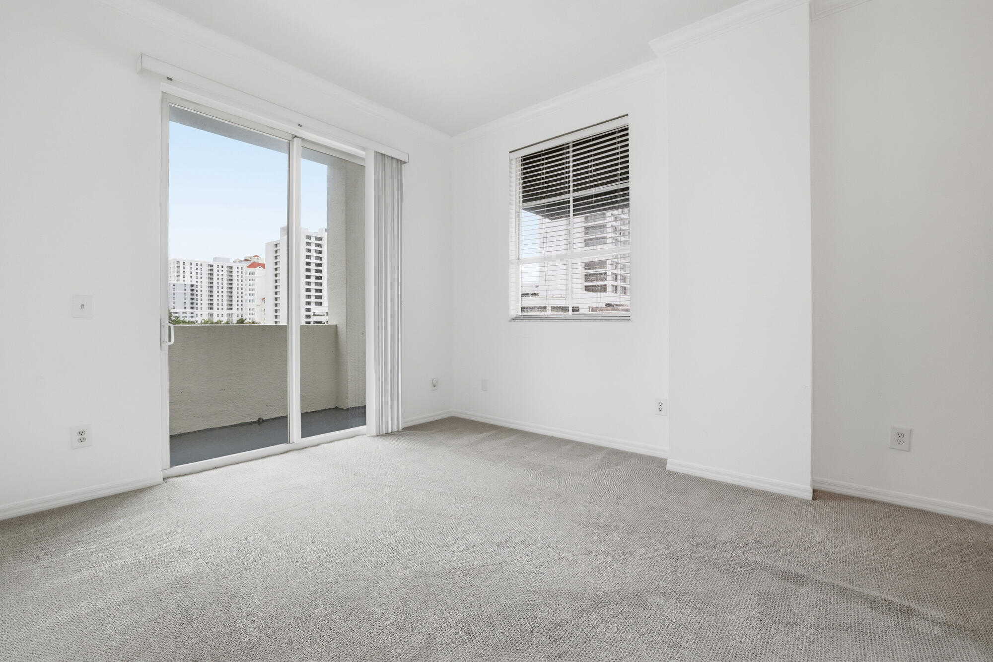 PRADO CONDO - Residential