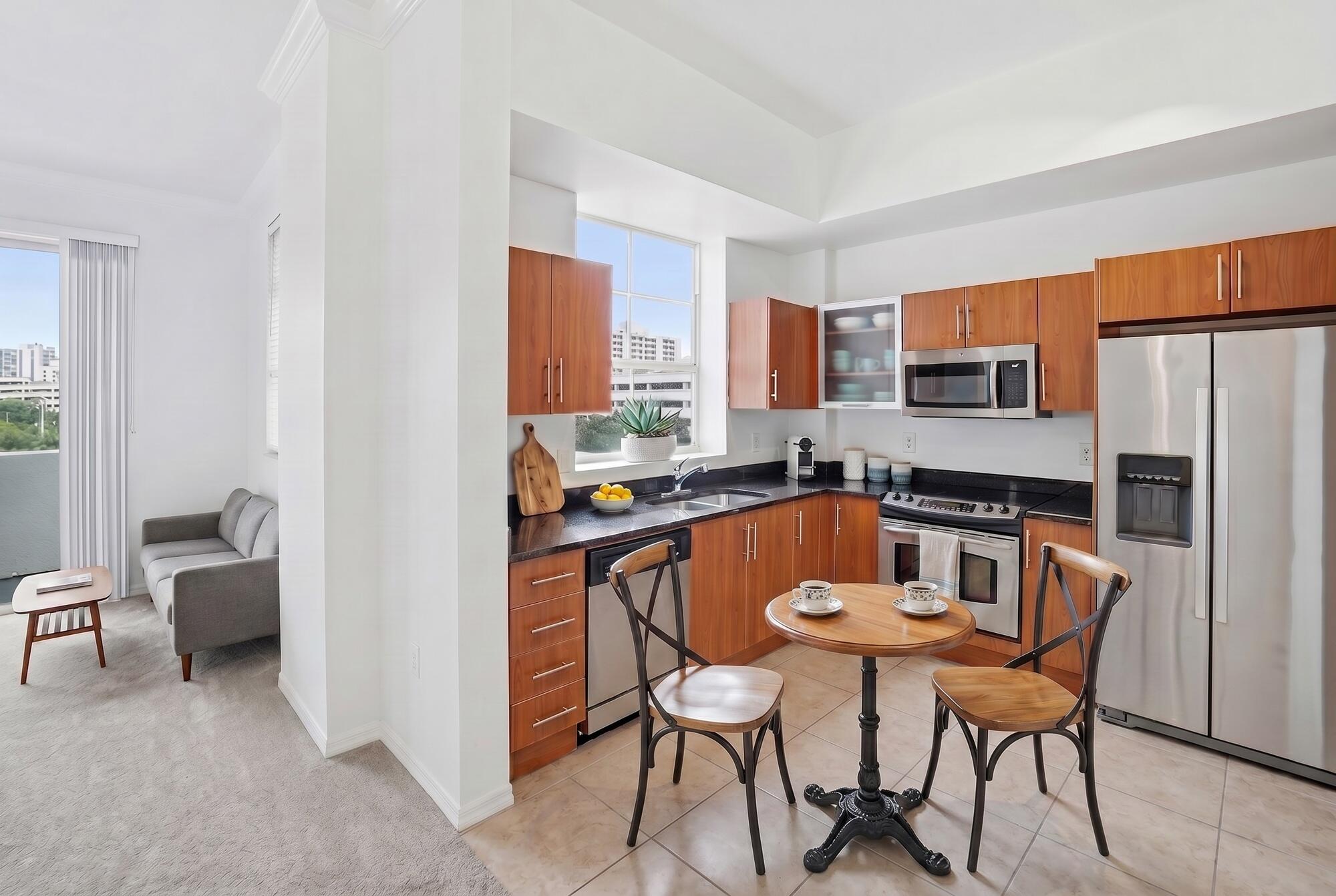 PRADO CONDO - Residential