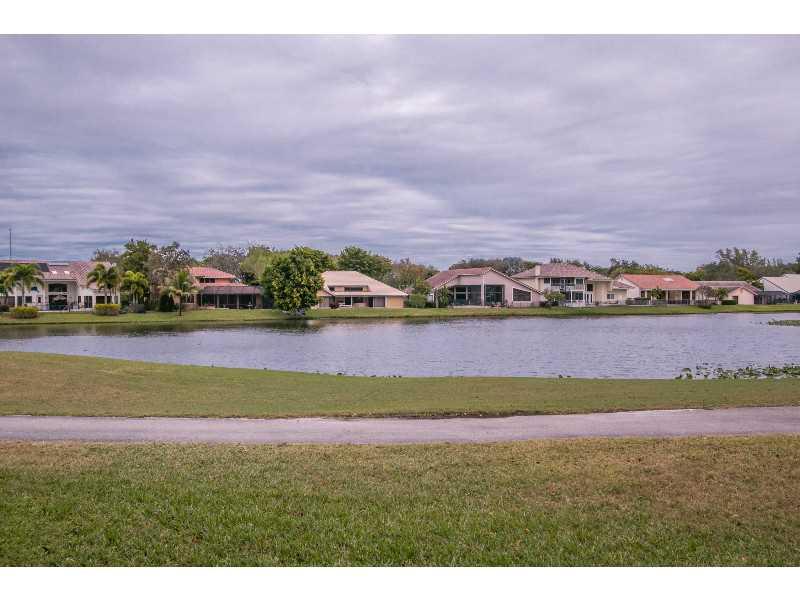 EAGLE GLEN - Residential