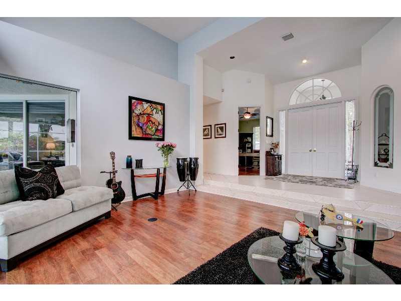 EAGLE GLEN - Residential