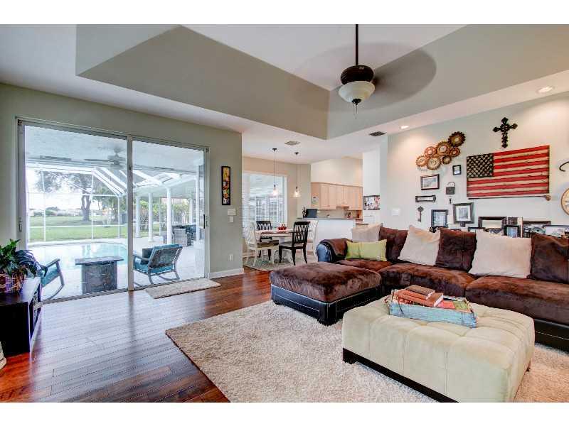 EAGLE GLEN - Residential