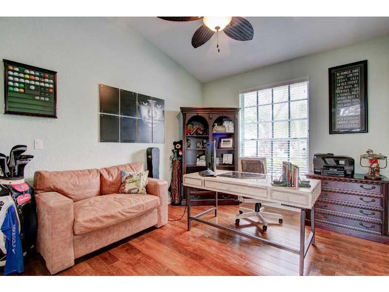 EAGLE GLEN - Residential